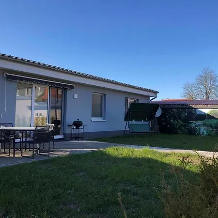 Ferienhaeuschen Seenrunde * Quadenschonfeld